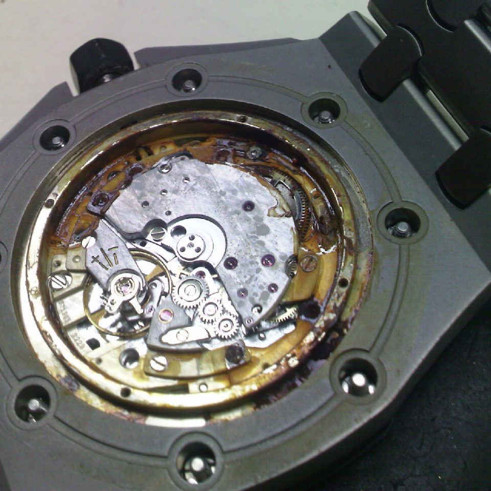Ремонт годинника Audemar Piguet після потрапляння води в механізм