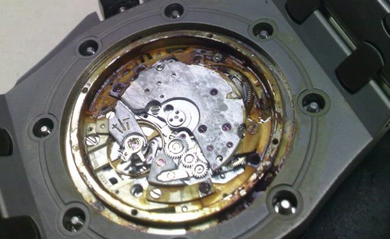 Ремонт годинника Audemar Piguet після потрапляння води в механізм