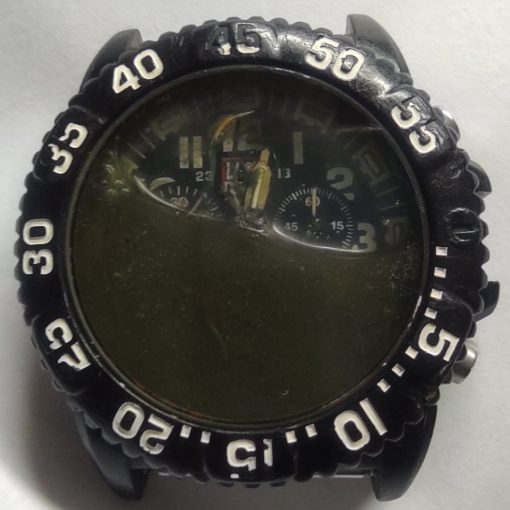 Вода всередині годинника Luminox